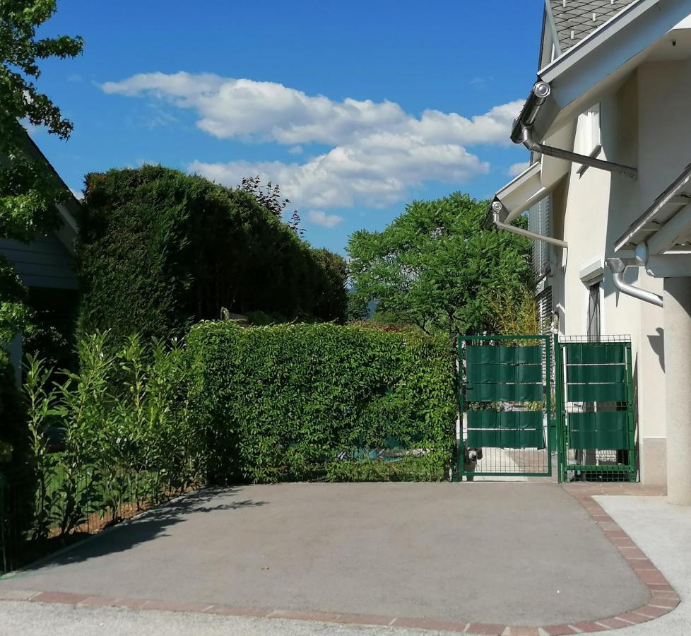 Garden Paradise Bled Apartments - Garden, Pond And Castle View Екстериор снимка